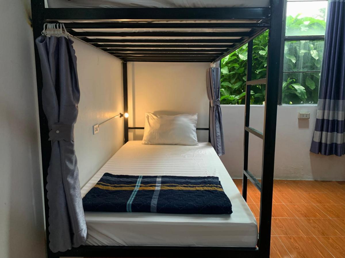 Vang Vieng Lily Backpackers Hostel Екстериор снимка