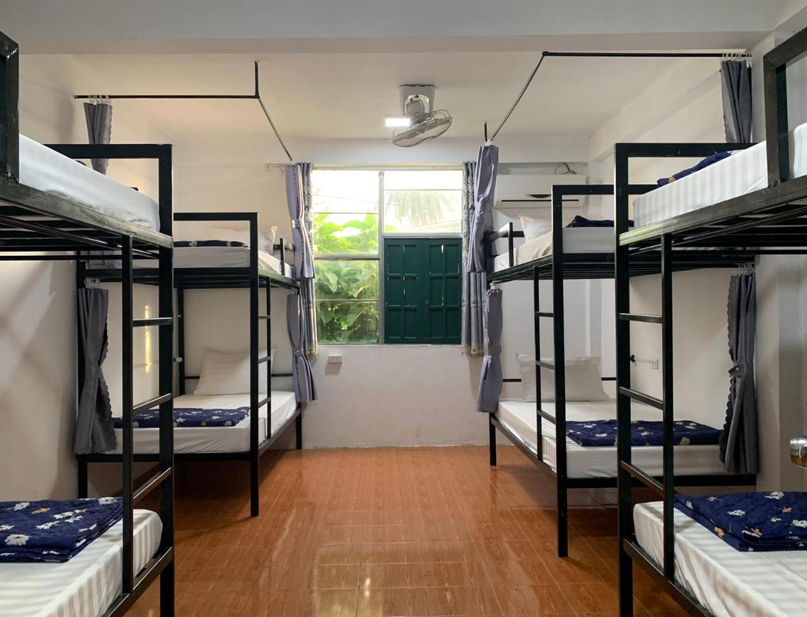 Vang Vieng Lily Backpackers Hostel Екстериор снимка