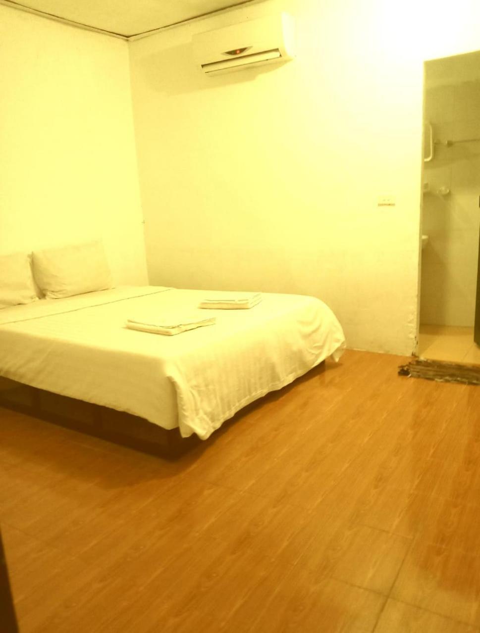 Vang Vieng Lily Backpackers Hostel Екстериор снимка