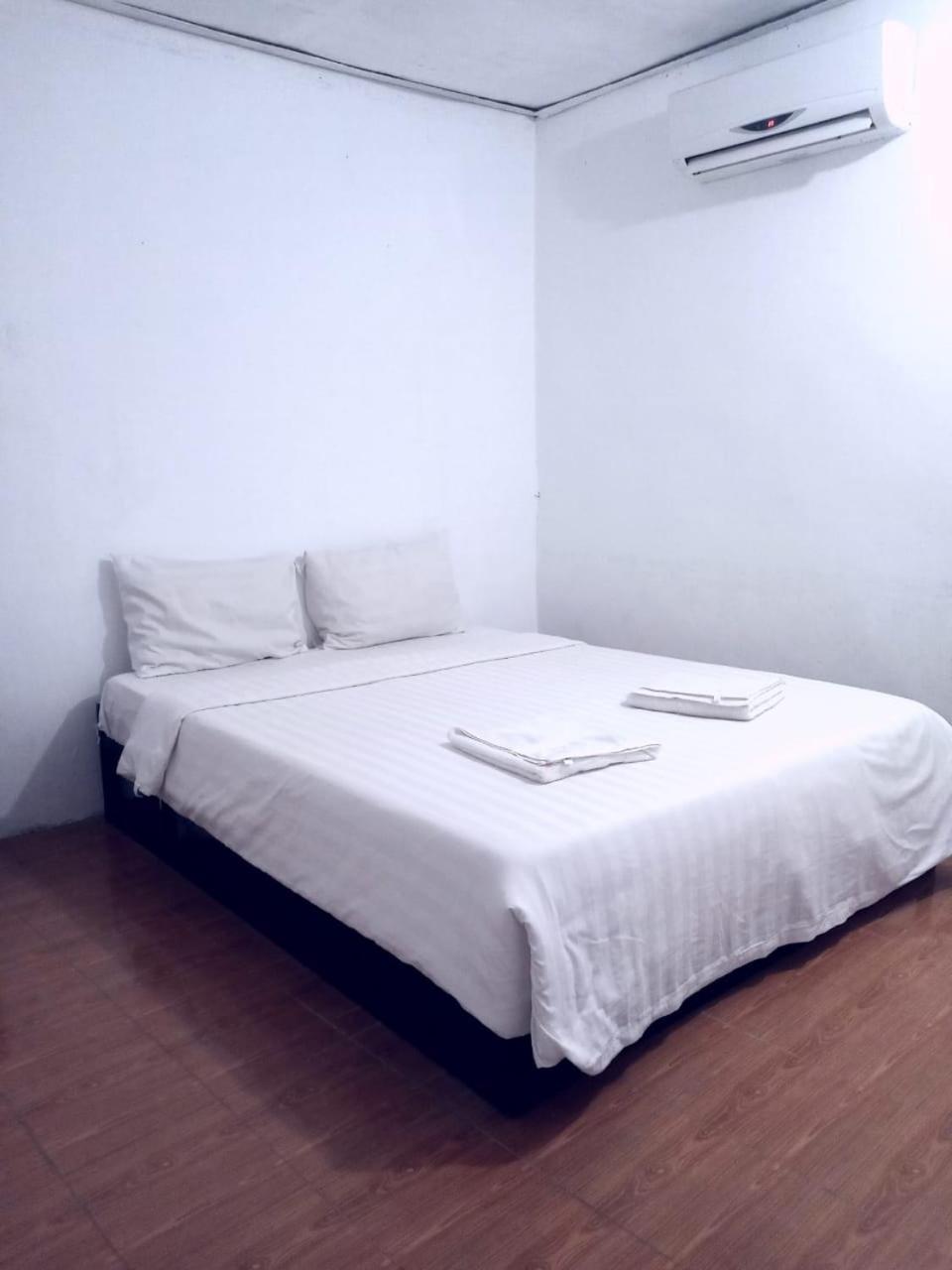 Vang Vieng Lily Backpackers Hostel Екстериор снимка