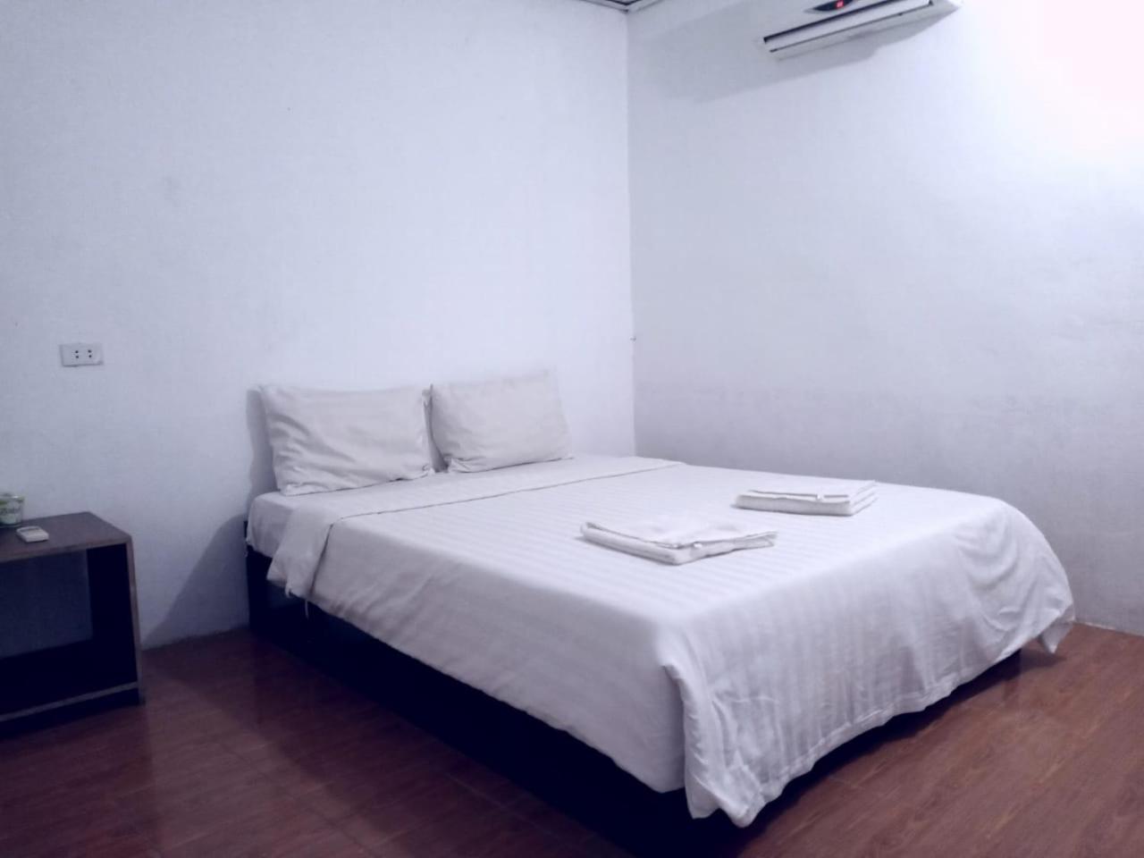Vang Vieng Lily Backpackers Hostel Екстериор снимка